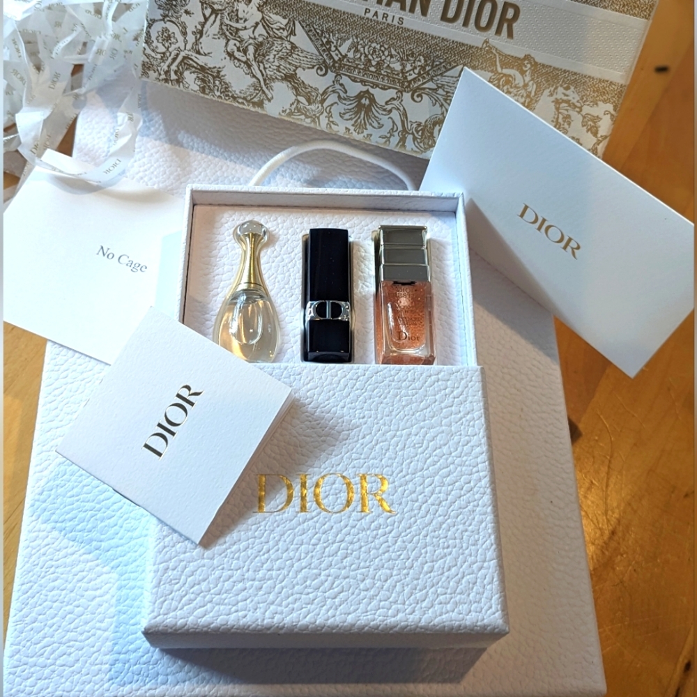 ❣️ NWT Dior Mini V-DAY ❣️Gift Set- Holiday Prestige